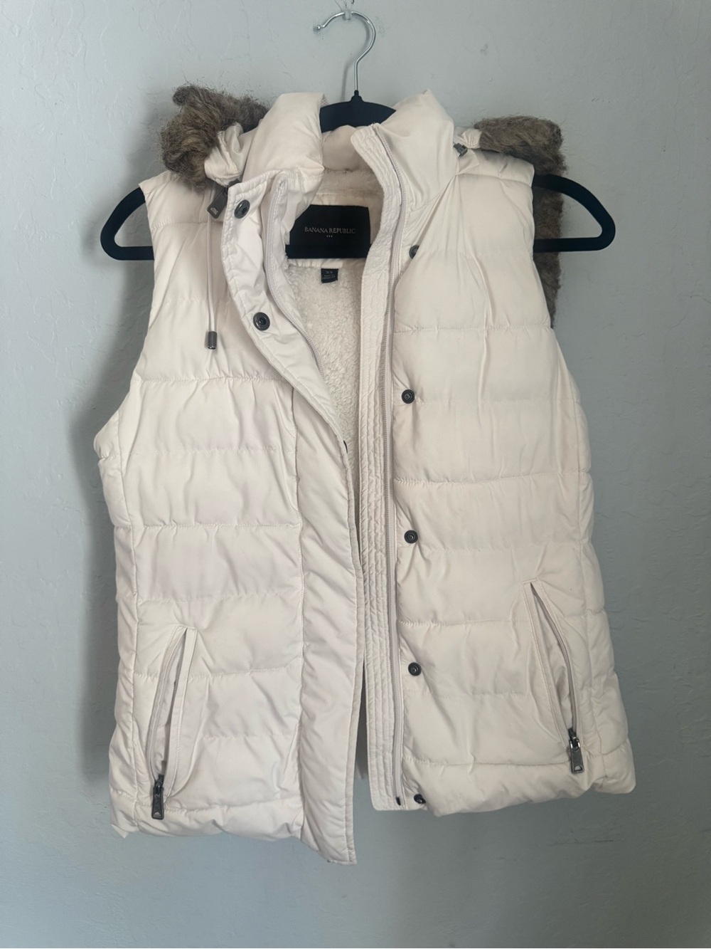 Banana Republic Off-White Quilted Faux-Fur Hooded Puffer Vest